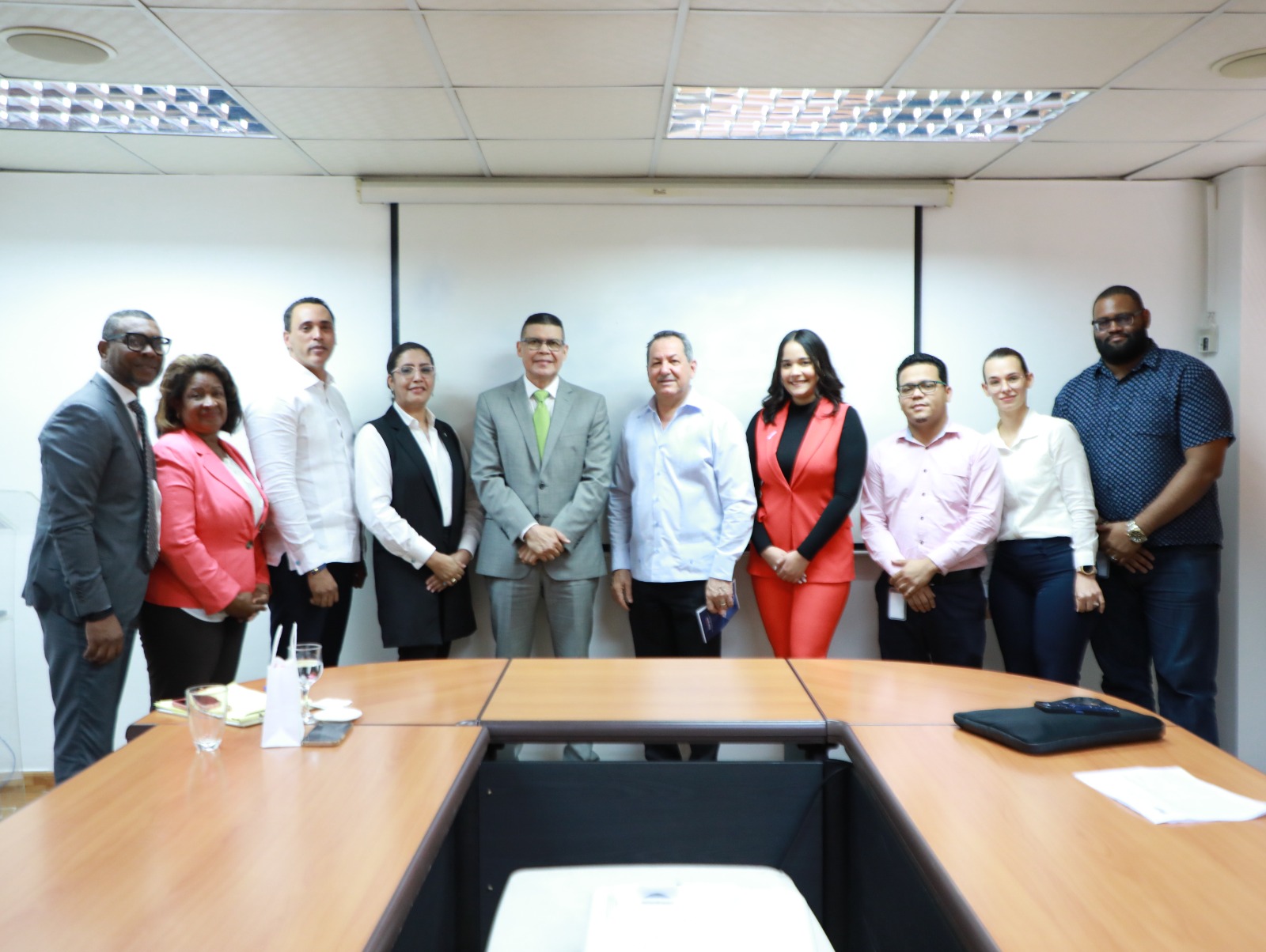 Comisión de Integridad Gubernamental de Promypime  realizan conversatorio sobre la Ética ciudadana